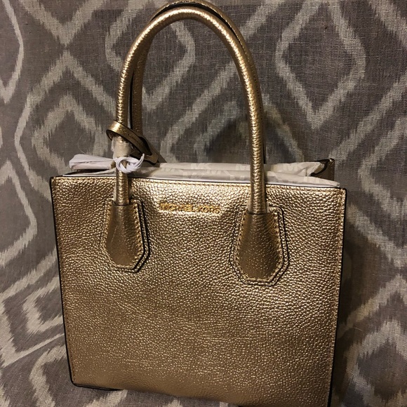 Michael Kors Handbags - Micheal Kors gold Mercer